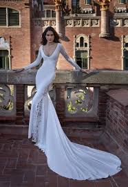 Mermaid wedding dress is one of the most popular silhouettes, and it beyond the classic strapless style, madame bridal offers dresses with long sleeves and straps, even the stunning off the shoulder designs. Off The Shoulder Sweetheart Neckline Lace Mermaid Wedding Dress Kleinfeld Bridal
