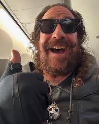 Allan Crump's Instagram, Twitter & Facebook