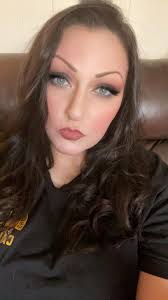 Trying a new eyebrow shape with alopecia