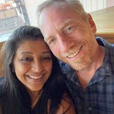 USARIEM scientists Dr. Robert Kenefick (middle-left), MAJ Nicholas  Barringer (middle-right), and LTC Joseph Kardouni (second-right) meet with  the UFC Performance Institute team to discuss human performance and the  similarities between the combat