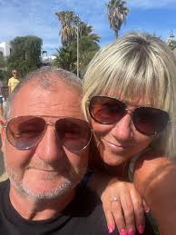 Who is the lady named Suzanna who took engagement photos in White Rock?