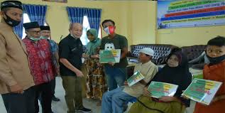 Program yang bertitel bantuan fakir uzur seumur hidup segera direalisakan mengingat pentingnya program ini dalam rangka membantu fakir uzur yang mengalami. Launching Program Penyaluran Zakat Dan Infaq Baitul Mal Bupati Aceh Tamiang Serahkan Bantuan Secara Simbolis