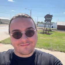 Not much price difference between these hotels when we want to go. Looking  for your reviews from people who have been? Its for our honeymoon in April!  🥰