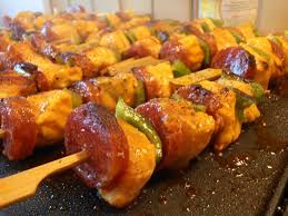 Brochettes De Saumon Marine Au Citron Vert Chorizo Et Poivron Passions Et Saveurs Par Aurore Recettes De Cuisine Brochettes De Saumon Saumon Marine