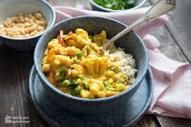Blumenkohl Curry Mit Erbsen Karotten Paprika Madame Cuisine Rezept Blumenkohl Curry Rezepte Lebensmittel Essen