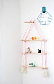 30 Diy Ideen Und Tutorials Fur Ein Susses Babyzimmer Diy Regal Kinderregal Raumideen Diy