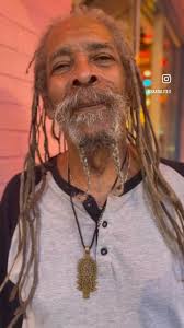 BLESSED EARTHSTRONG BOB MARLEY On February 6, 1945, ROBERT NESTA “BOB”  MARLEY was born in Nine Mile, Jamaica. 📸 From Left to right: Bob Marley,  Larry McDonald and Allen Skill Cole at