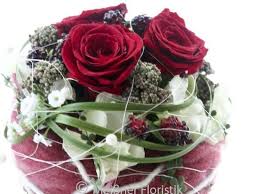 Gesteck Kugel Tischdeko Hochzeit Rot Tischdeko Hochzeit Tischgestecke Hochzeit Hochzeit Tisch Ideen
