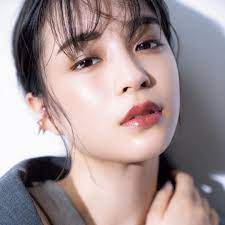 voce 本日発売の voce10月号 から 大人気ヘアメイク 河北裕介 さんの不定期新連載が始まりました 名だたる人気女優がこぞって メイクは彼に と願う河 広瀬 すず 顔 河北裕介 ヘアメイクアップアーティスト