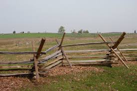 Traditionally, split rail fencing was used for all homes because it required few materials or time to install, and most people were farmers with a lot of land. 28 Split Rail Fence Ideas For Acreages And Private Homes Home Stratosphere