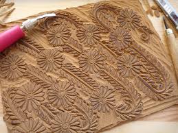 If you are one of those printmaking artists who loves working on new printmaking techniques, cloth paper scissors has the perfect ebook just for you! The Printing Process Block Printing