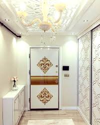 Yeni Tasindigi Evinde Girer Girmez Gosterisli Bir Hissin Kar In 2020 Luxury Bedroom Design Entryway Inspiration Small Kitchen Storage