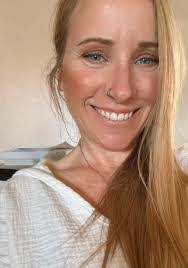 Angela Digiovanni's Instagram, Twitter & Facebook