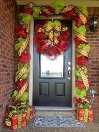Check spelling or type a new query. 25 Beautiful Christmas Door Decorating Ideas For Your Inspiration