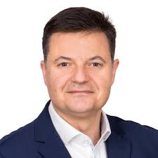 Кои книги е добре да прочете всеки тийнейджър в България?