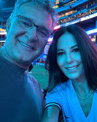 Lori Mercier's Instagram, Twitter & Facebook