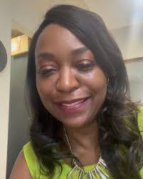 Cassandra Skinner's Instagram, Twitter & Facebook