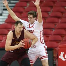 Conduct ridley athletic complex parking concessions all sports calendar corporate partners basketball game programs lacrosse game programs patriot league on espn photo galleries. Southern Illinois Vs Loyola Chicago Preview Tv Schedule Channel Start Time Odds Picks Live Stream Info Draftkings Nation