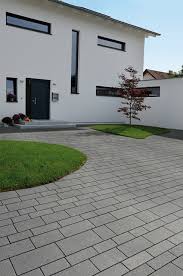 Modernes haus als polnisches unternehmen ist dessen bewusst, deshalb finden sie in unserem angebot nur komponenten der führenden marken. Pflastersteine Fur Garten Wege Und Hauszufahrten