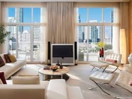 Cela peut être par exemple la fenêtre de votre salon, votre. Salon Avec Deux Fenetres 80 Photos Amenagement Interieur Du Hall De 25 Metres Carres M En Mettant L Accent Sur Un Mur La Conception De Differents Murs Dans Une Grande Piece