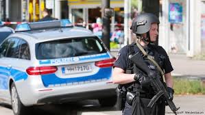 Keine meldung von polizei hamburg mehr verpassen. Bundesanwaltschaft Ubernimmt Ermittlungen Zu Messerangriff In Hamburg Aktuell Deutschland Dw 31 07 2017