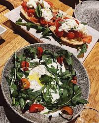 Order some italian food and we'll give you a city to book a flight to right now. Italian Food Guide In Brussels On Instagram Burrata Bruchetta La Cantinetta Sundaymood Weekend Italianfood Italian Recipes Food Guide Food