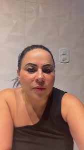 A verdade é que, às vezes, o que a gente “vê” no outro…, não tem nada a ver  com o outro., Tem a ver com a nossa dor., Com o que a gente viveu, com o  que doeu, com o que ficou marcado., E aí, nos três ...