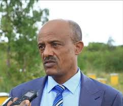 ፈርሷል የተባለው የክልል ልዮ ሀይል መከላከያ ጋር ሆኖ የሰው ክልል ድንበር ጥሶ ገብቶ ሺዎችን አፈናቅሎና ዘርፎ  ቤታቸውን ወርሶ የቻለውን ገሎ እንዲህ ፅፎ ሰልፊ ፎቶ እየለቀቀልን ነው። ሚኒሻው አዲኡ የአማራ አሻንጉሊት ...