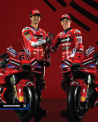 Si alza il sipario sulla Ducati 😍 Il...