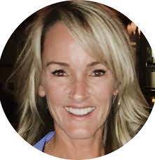 Colleen Goetz's Instagram, Twitter & Facebook