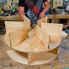 Chacune de ces planches sera utilisée dans différents travaux. Tuto Construisez Le Meuble A Chaussures Tournant De Vos Reves