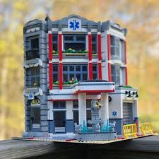 Lost On 195 S Instagram Post Lego Modular Corner Garage Mod 508bricks Legoremodulate Legomodular Legohospital Afol