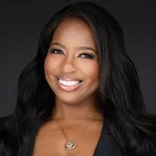 Alesha Powell's Instagram, Twitter & Facebook