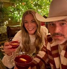 october 1st… it's about damn time 🎃 #halloween #throwback #pumpkin  #october1st