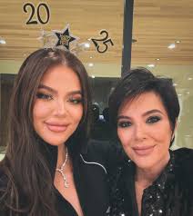 Khloé Kardashian pridėjo naują nuotrauką.