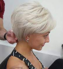 Epingle Sur Cheveux Femme Plus 40 Ans Les coupes courtes rajeunissent et adoucissent le visage. epingle sur cheveux femme plus 40 ans