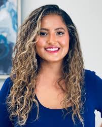 Sandy Henke's Instagram, Twitter & Facebook