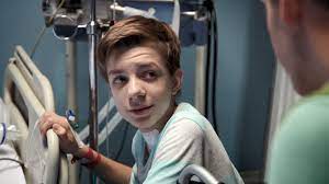 Club der roten bander (the red band society) (2015) tv series. Club Der Roten Bander Um Sara Zuruckzuholen Geht Hugo In Ihre Zwischenwelt