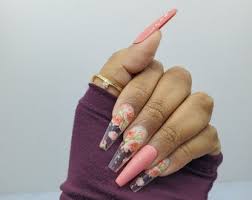 Peach color nail shade is a must during summer days and looks #31. Ixkg74yxxehv6m