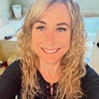 Dawn Runge's Instagram, Twitter & Facebook