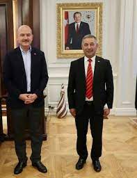 Basın açıklaması sırasında ümitcan uygun'un babasının bakan ve savcılara ülkücüyüm diyerek seslenerek yardım istemesi, müge anlı'yı hedef göstermesi sosyal medyada tepkilere neden olurken. Aleyna Cakir Olayinin Kronolojisi Curumus Iktidarin Catlaklarini Zorlayan Bir Kadin Cinayeti Sendika Org