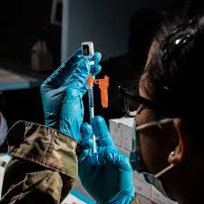 Jan 27, 2021 · vaccines, as with all products regulated by fda, undergo a rigorous review of laboratory and clinical data to ensure the safety, efficacy, purity and potency of these products. F D A Aims To Give Final Approval To Pfizer Vaccine By Early Next Month The New York Times