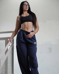 Vanessa Legrow - Free pics, galleries & more at Babepedia
