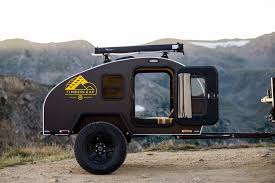 This small coach gave the company the ability to join in on the small travel trailer market. Small Campers You Can Pull With Just About Any Car