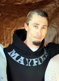 Derek Shipman's Instagram, Twitter & Facebook