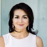 Jennifer Retzer's Instagram, Twitter & Facebook