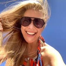 Sheri Lynch's Instagram, Twitter & Facebook