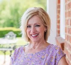 Elaine Dodd's Instagram, Twitter & Facebook