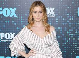 She portrays becky monreaux on fox 's filthy rich. Olivia Macklin Biography Age Family And Height