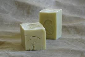 Le 70 Au Chaudron Potions Et Chaudron Recettes De Cosmetiques Naturels Et Bio Savons Faits Maison Aromatherapie En 2020 Savon Fait Maison Savon Recettes De Savon
